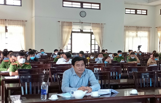 Đồng chí Nguyễn Văn Thức - Ủy viên BTV Huyện ủy, Trưởng Ban tuyên giáo Huyện ủy tham dự tại hội nghị