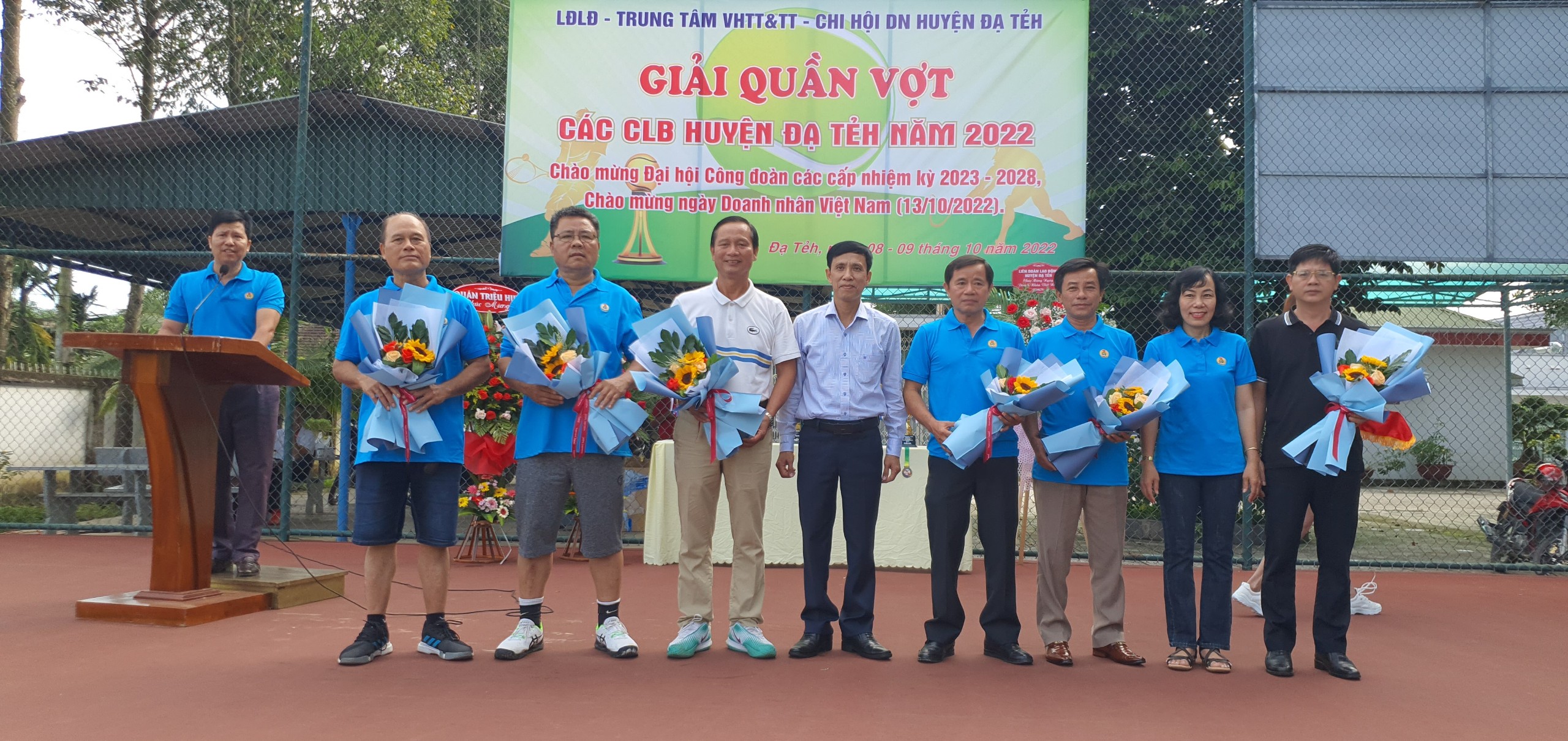Đến năm 2024, quần vợt trở thành môn thể thao phổ biến tại Việt Nam. Mọi người đang yêu thích và tham gia vào môn thể thao này. Có nhiều giải đấu và sự kiện được tổ chức để thu hút sự quan tâm của những người yêu thích quần vợt cả trong và ngoài nước. Nếu bạn là một người yêu thích môn thể thao này, hãy xem các hình ảnh liên quan đến quần vợt để được trải nghiệm tuyệt vời hơn.