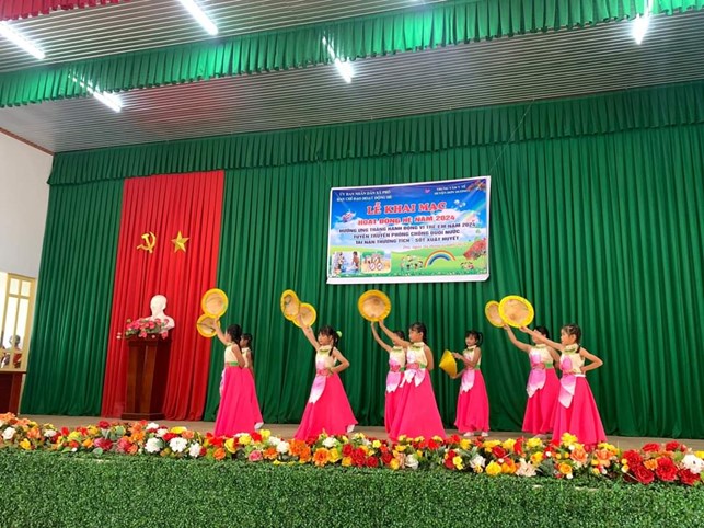 Hình ảnh: Các tiết mục văn nghệ